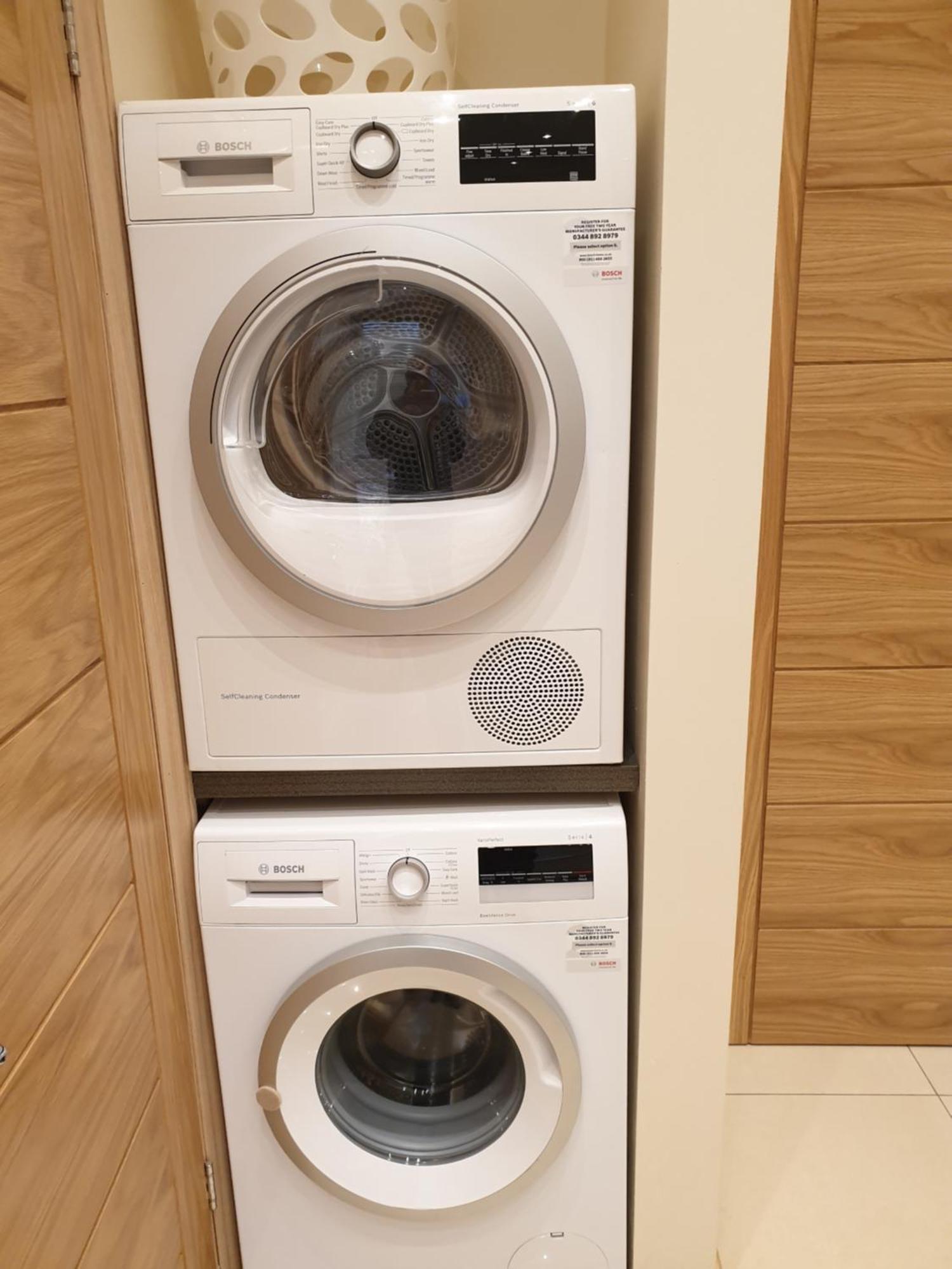 London Luxury Apartments 3 Bedroom Sleeps 8 With 3 Bathrooms 5 Mins Walk To Tube Station Free Parking Ilford Exterior photo